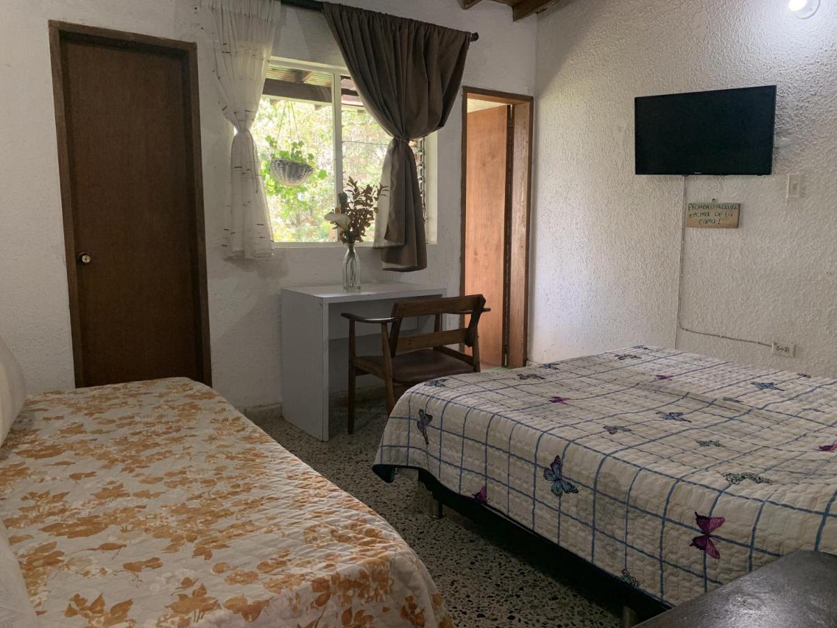 Al Bosque Hostel & Glamping Santa Elena  Exterior photo