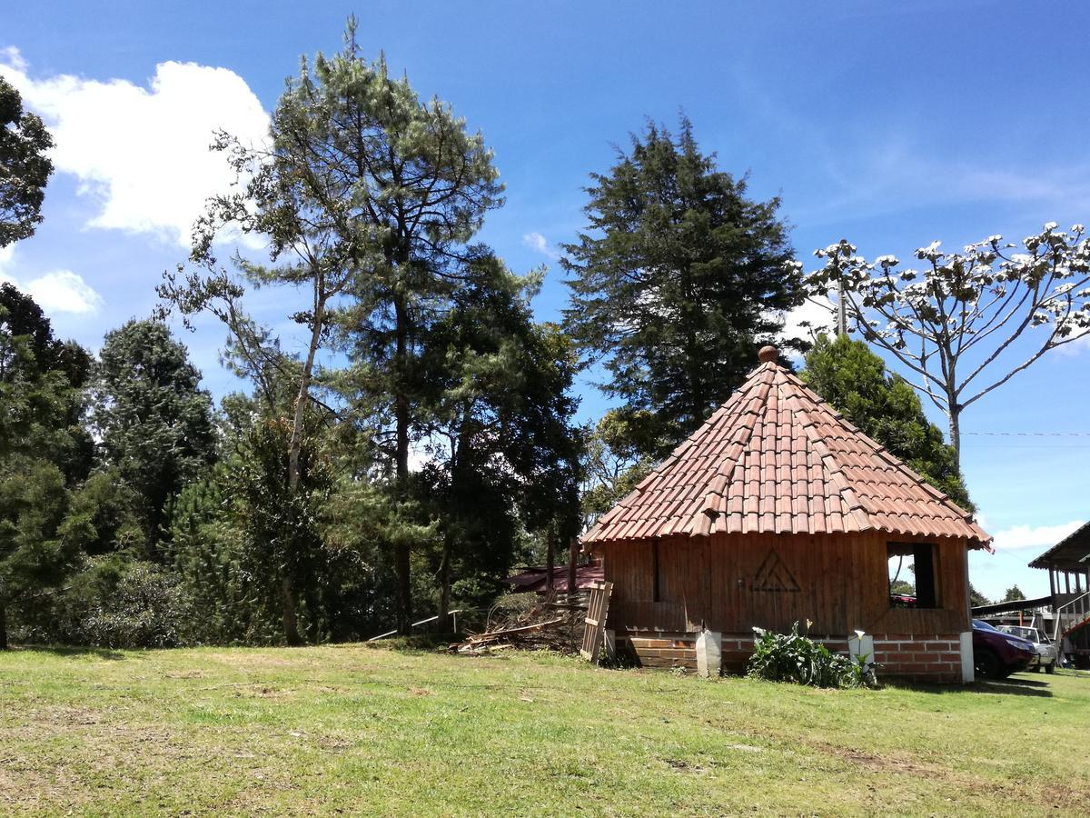 Al Bosque Hostel & Glamping Santa Elena  Exterior photo