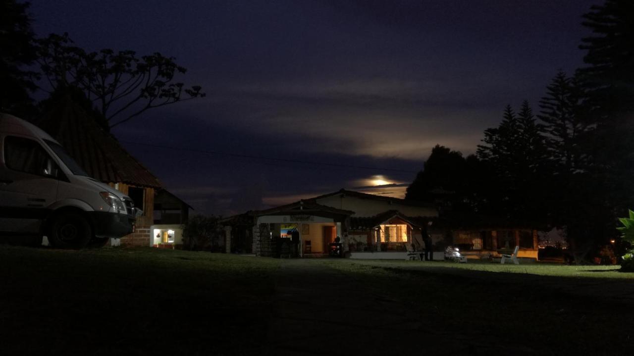 Al Bosque Hostel & Glamping Santa Elena  Exterior photo